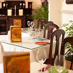 Palacio De Hemingway 4*