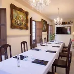 Palacio De Hemingway 4*